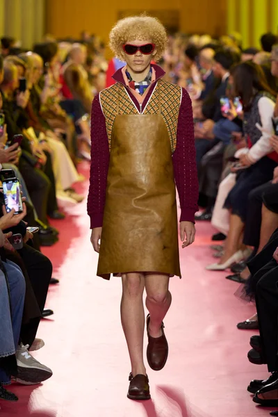 Look 12